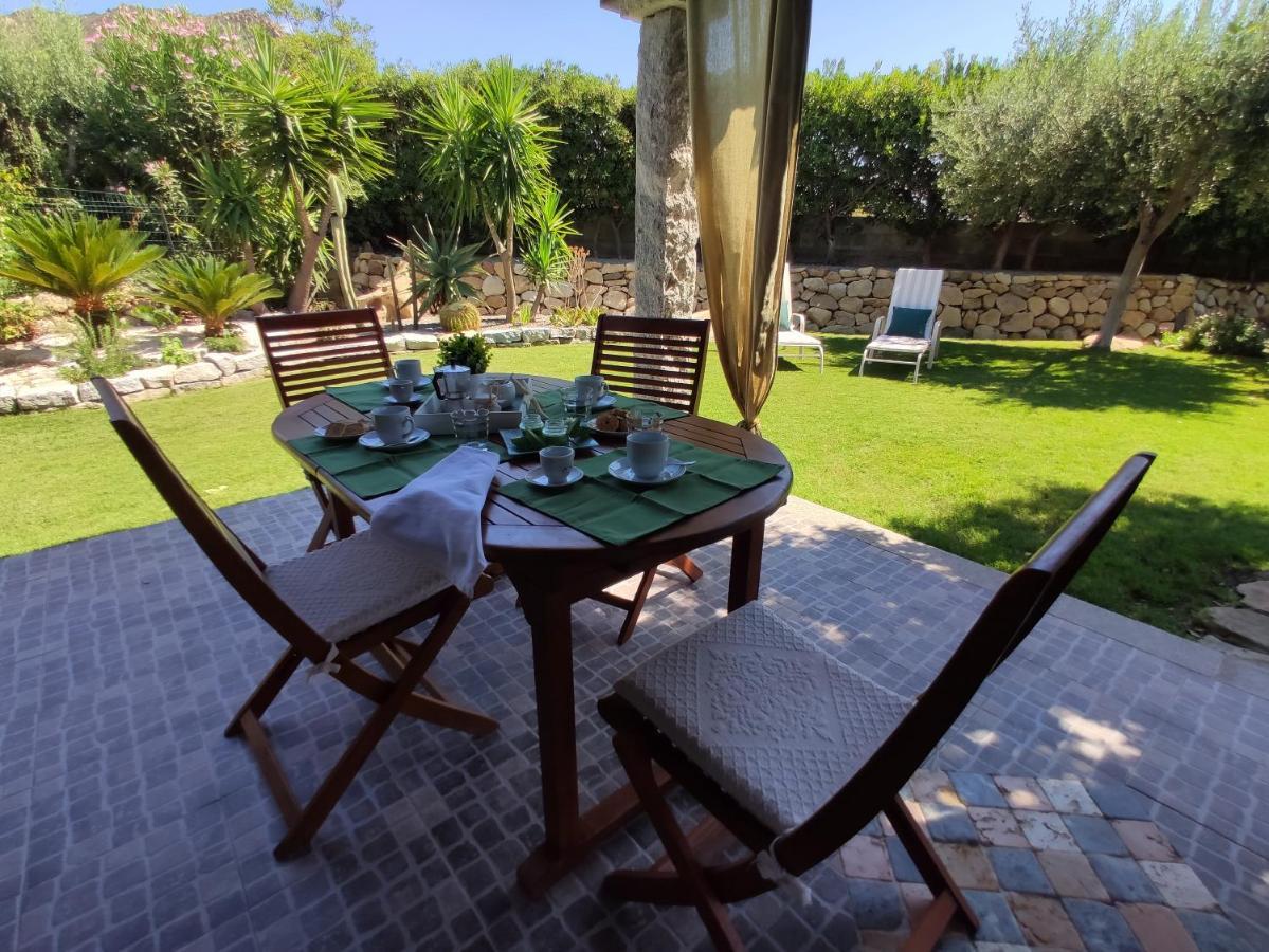 Villa Cruccuris Villasimius Eksteriør billede